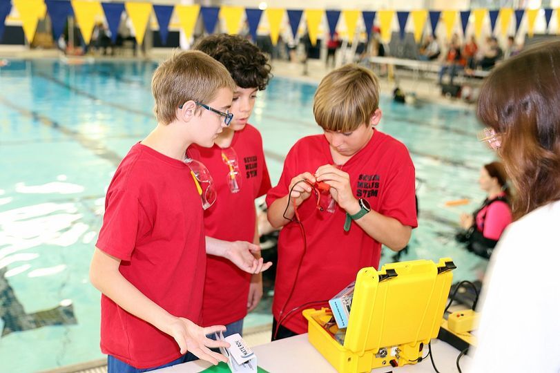 Sevier Middle School underwater robotics team